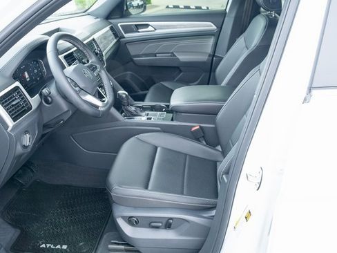 Used 2023 Volkswagen Atlas Cross Sport SE image 16