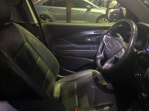 Used 2020 GMC Terrain SLT w/ Preferred Package image 4