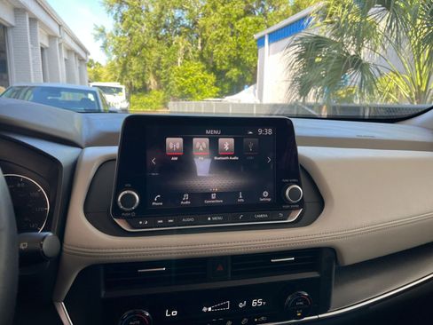 Used 2025 Nissan Rogue SV image 20