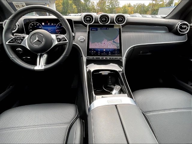 Used 2026 Mercedes-Benz GLC 300 4MATIC image 9