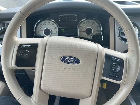 Used 2013 Ford Expedition XLT image 21