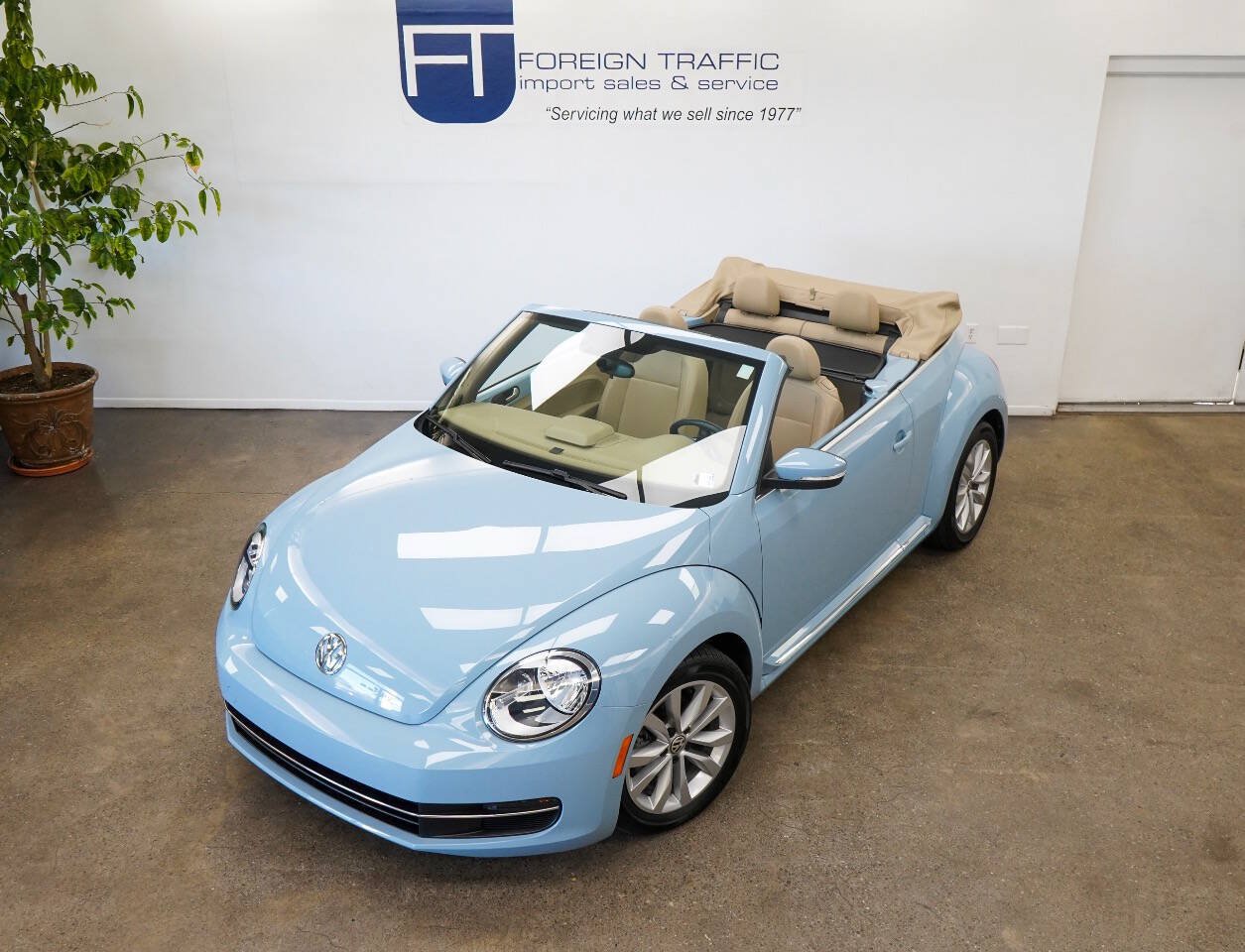 Used 2015 Volkswagen Beetle TDI FWD image 31