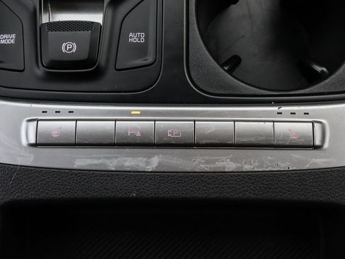 Used 2025 Kia Carnival LXS image 22