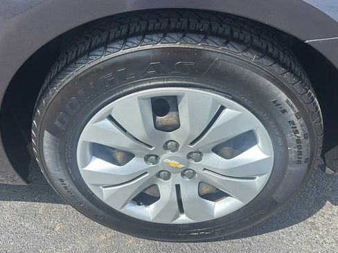 Used 2014 Chevrolet Cruze LS FWD image 29