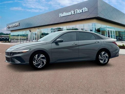New 2025 Hyundai Elantra Sport FWD image 2