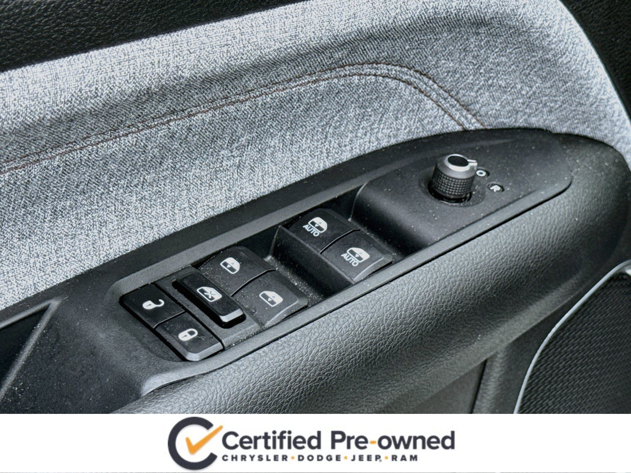 Used 2024 Jeep Compass Latitude AWD/4WD image 10