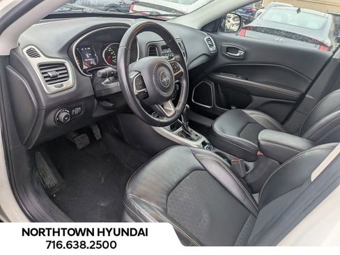 Used 2019 Jeep Compass Latitude image 9