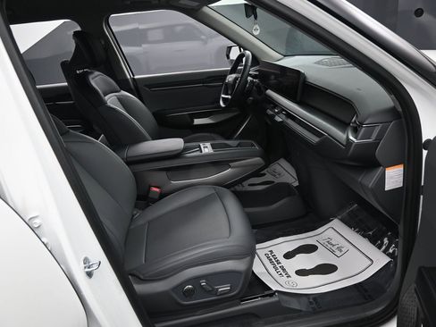 Used 2024 Kia EV9 Light image 43