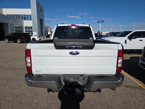 Used 2021 Ford F250 Lariat w/ Chrome Package image 4