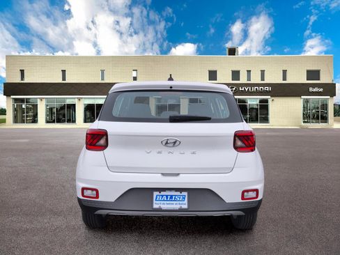 New 2026 Hyundai Venue SE FWD image 4