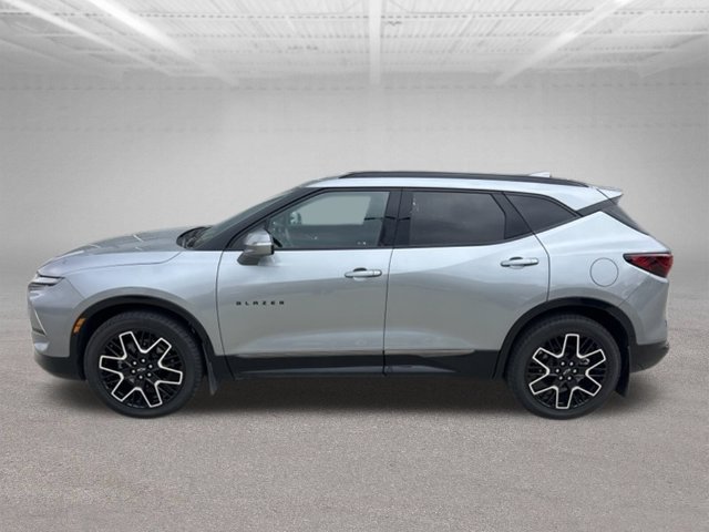 Used 2024 Chevrolet Blazer RS w/ Driver Confidence II Package AWD/4WD image 2