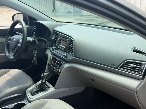 Used 2018 Hyundai Elantra SE FWD image 13