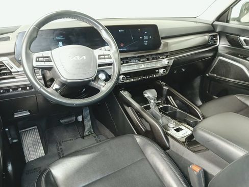 Used 2025 Kia Telluride S FWD image 9