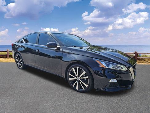 Used 2022 Nissan Altima 2.5 SR FWD image 10