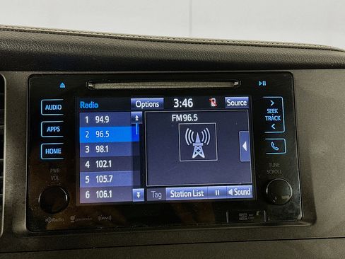 Used 2016 Toyota Sienna XLE image 19