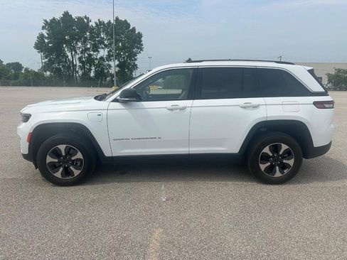 Used 2022 Jeep Grand Cherokee Limited 4xe w/ Luxury Tech Group II AWD/4WD image 6