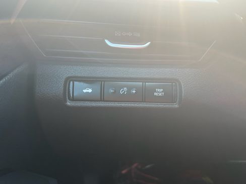 Used 2025 Nissan Altima 2.5 SV FWD image 23