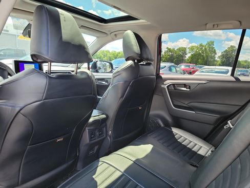 Used 2025 Toyota RAV4 XLE AWD/4WD image 14