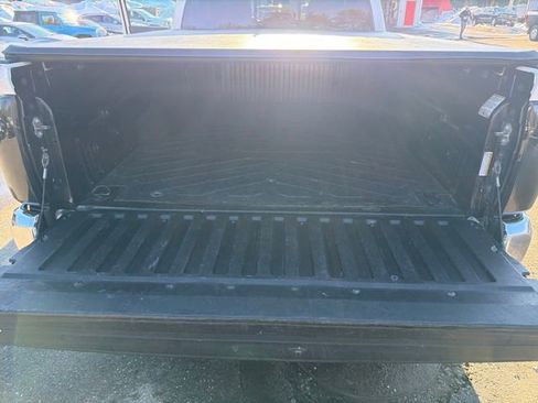 Used 2018 Toyota Tacoma SR5 image 22
