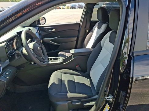 New 2026 Chevrolet Trax LS w/ LS Convenience Package FWD image 10