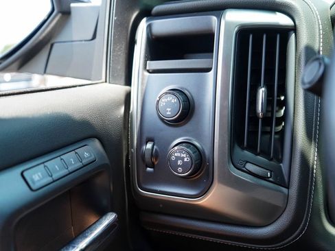 Used 2018 Chevrolet Silverado 1500 LTZ Z71 w/ Centennial Edition AWD/4WD image 31