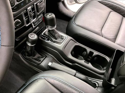 Used 2024 Jeep Wrangler High Altitude image 14