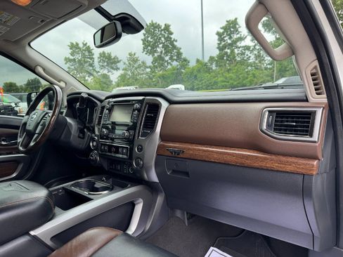 Used 2017 Nissan Titan Platinum Reserve AWD/4WD image 19