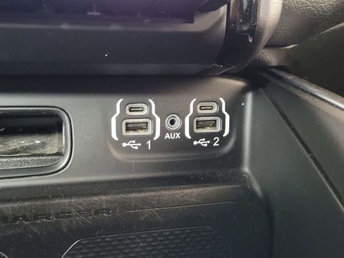 Used 2022 RAM 1500 Laramie AWD/4WD image 22