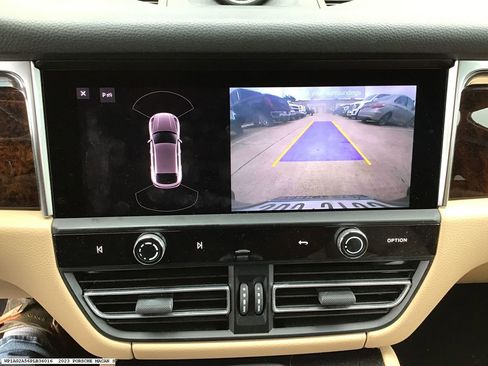 Used 2023 Porsche Macan S AWD/4WD image 8