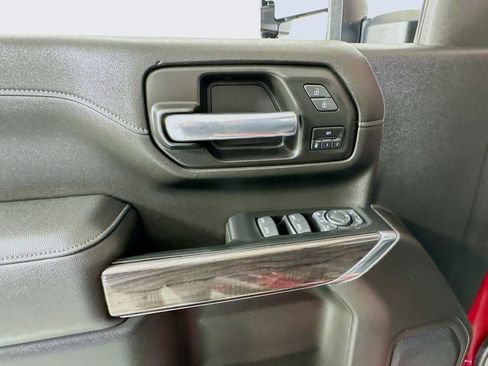 Used 2021 Chevrolet Silverado 2500 LTZ w/ LTZ Convenience Package image 15