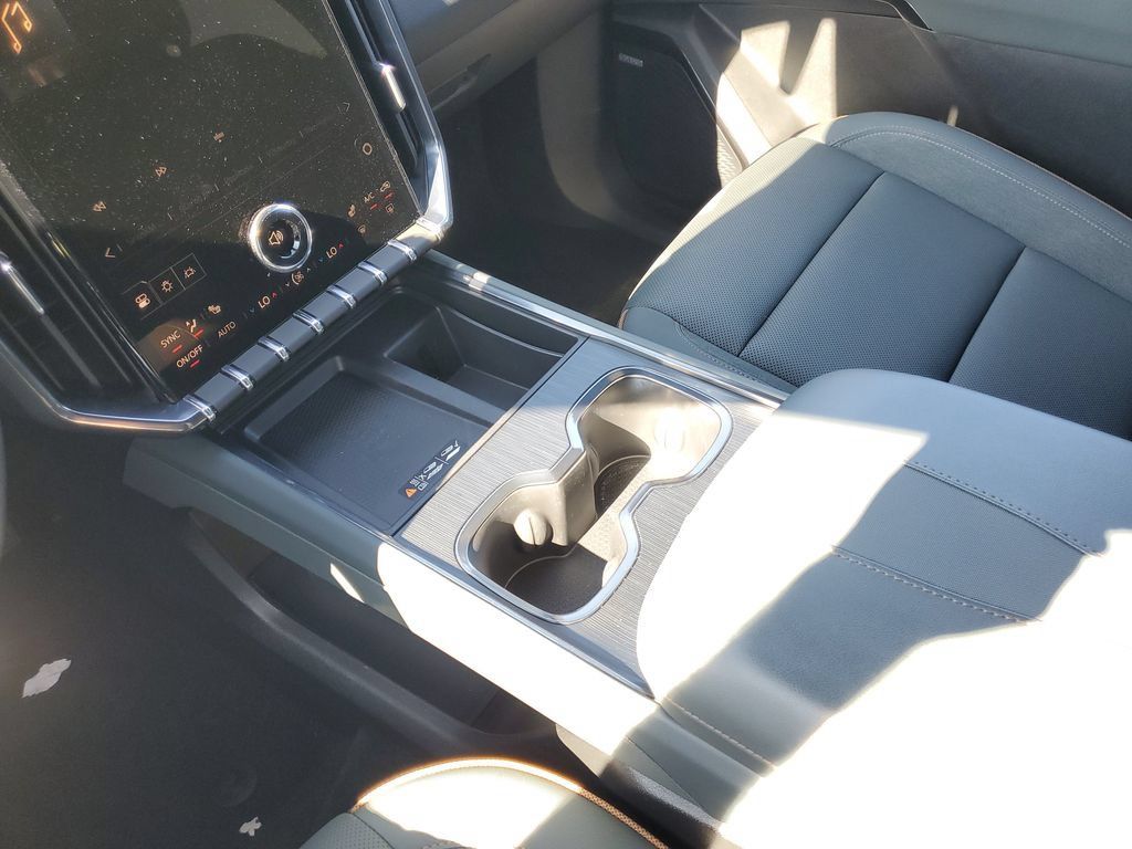 Used 2024 GMC Acadia AT4 w/ LPO, Floor Liner Package AWD/4WD image 32