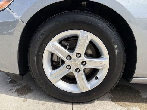 Used 2023 Chevrolet Malibu LS image 12