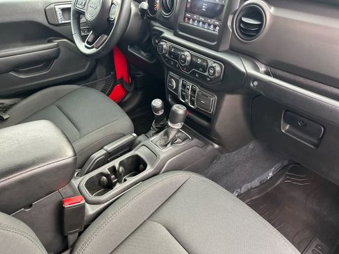 Used 2022 Jeep Gladiator Sport image 22