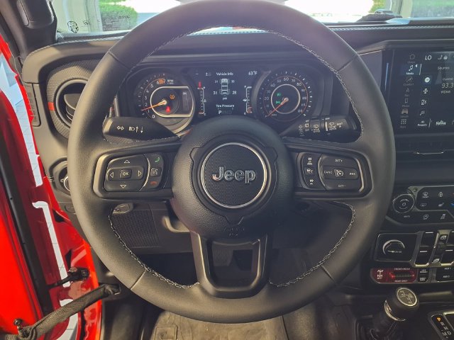 Used 2026 Jeep Wrangler Unlimited Rubicon AWD/4WD image 9