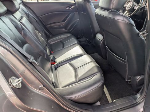 Used 2018 MAZDA MAZDA3 Touring image 31