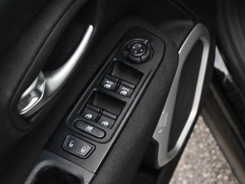 Used 2020 Jeep Renegade Latitude image 16