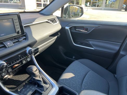 Used 2021 Toyota RAV4 XLE w/ XLE Grade Weather Package image 30