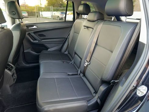 Used 2019 Volkswagen Tiguan SE AWD/4WD image 27