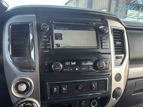 Used 2018 Nissan Titan PRO-4X AWD/4WD image 17