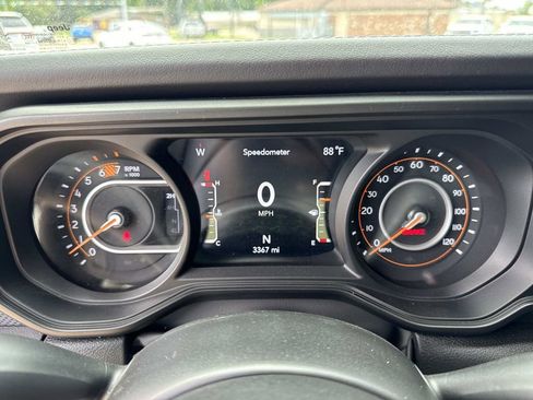 Used 2024 Jeep Wrangler Unlimited Rubicon AWD/4WD image 39