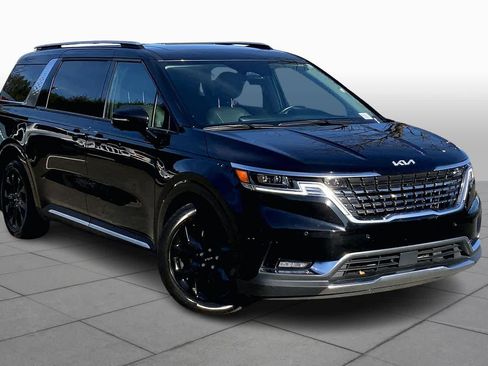 Used 2022 Kia Carnival SX Prestige image 2