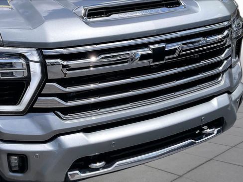 Used 2025 Chevrolet Silverado 2500 High Country w/ Technology Package AWD/4WD image 29