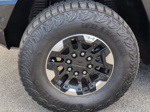Used 2024 GMC Hummer EV 2X AWD/4WD image 35