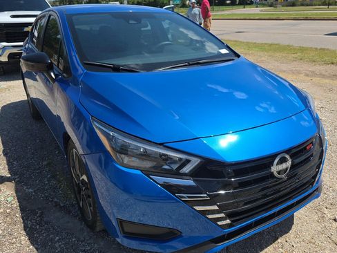 Used 2023 Nissan Versa SR w/ Trunk Package FWD image 2