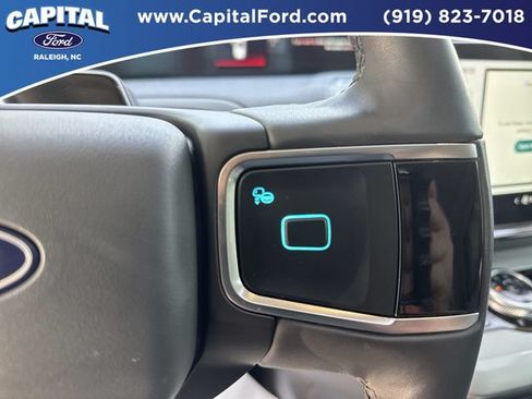 Certified 2025 Ford Expedition Active AWD/4WD image 24