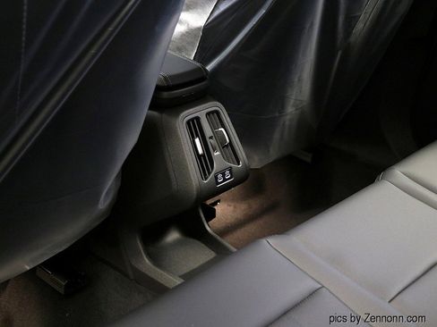 Used 2025 BMW X1 xDrive28i w/ Premium Package image 14