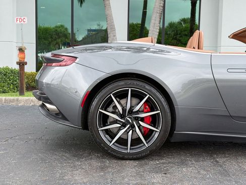 Used 2020 Aston Martin DB11 Volante RWD image 5