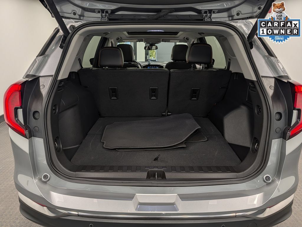 Used 2024 GMC Terrain AT4 w/ Tech Package AWD/4WD image 25