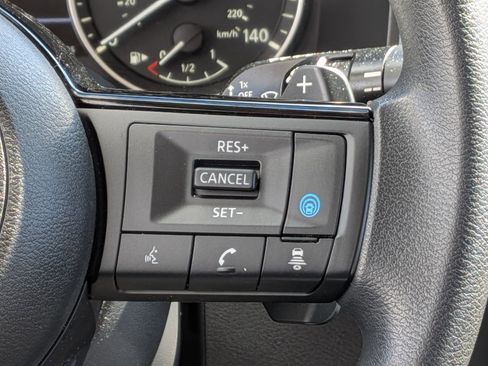 Used 2023 Nissan Rogue SV image 20