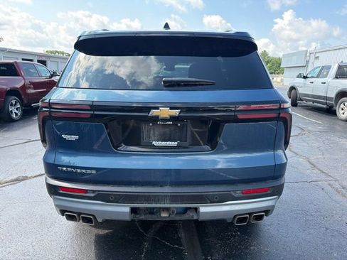 Used 2025 Chevrolet Traverse LT w/ Driver Confidence Package FWD image 4